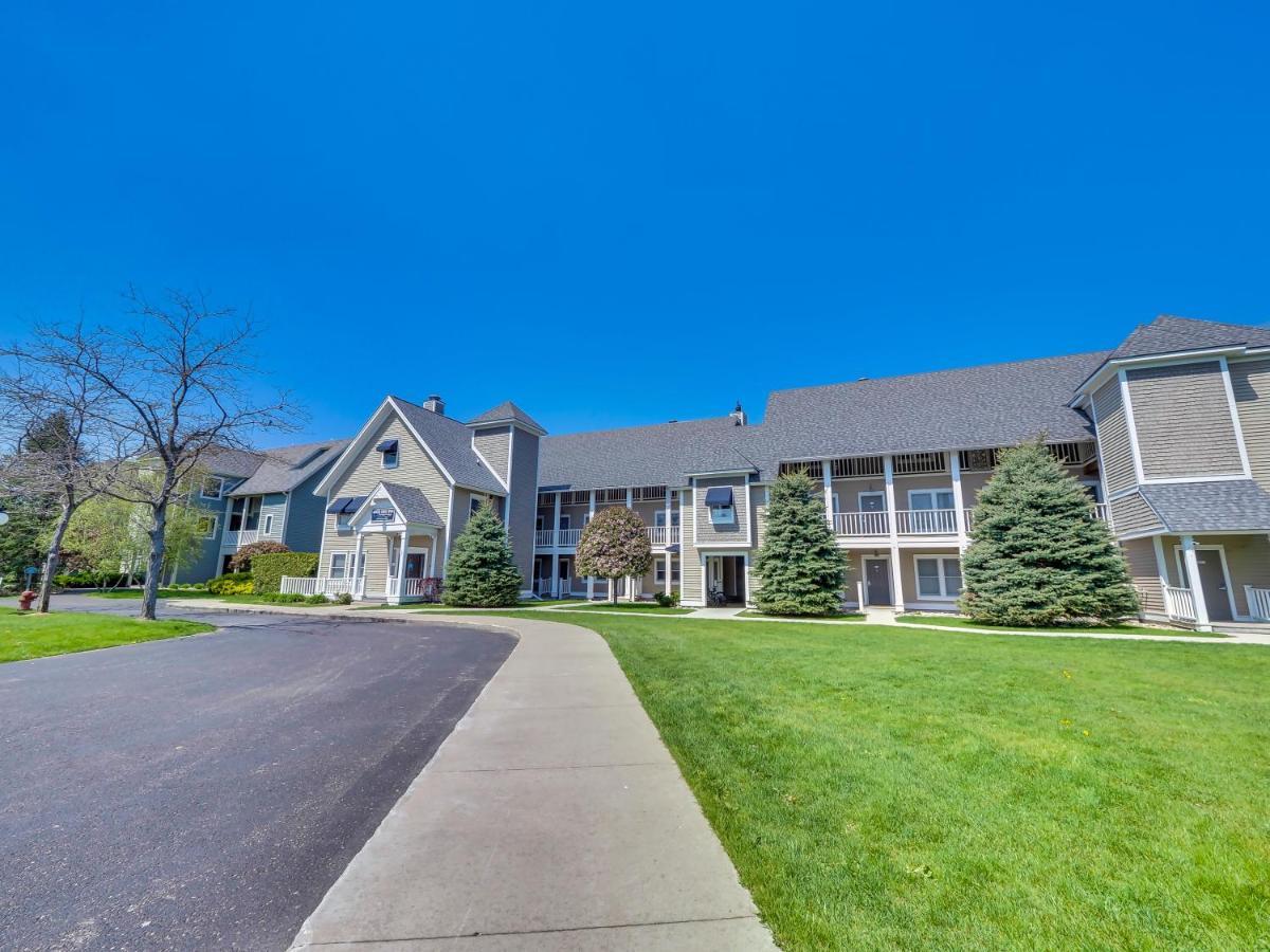 111 Water Street Inn Boyne City Exterior photo